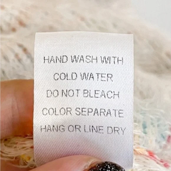 Le Lis Fuzzy Oversized Sweater with Multicolor LOVE Excellent Condition - Picture 6 of 6